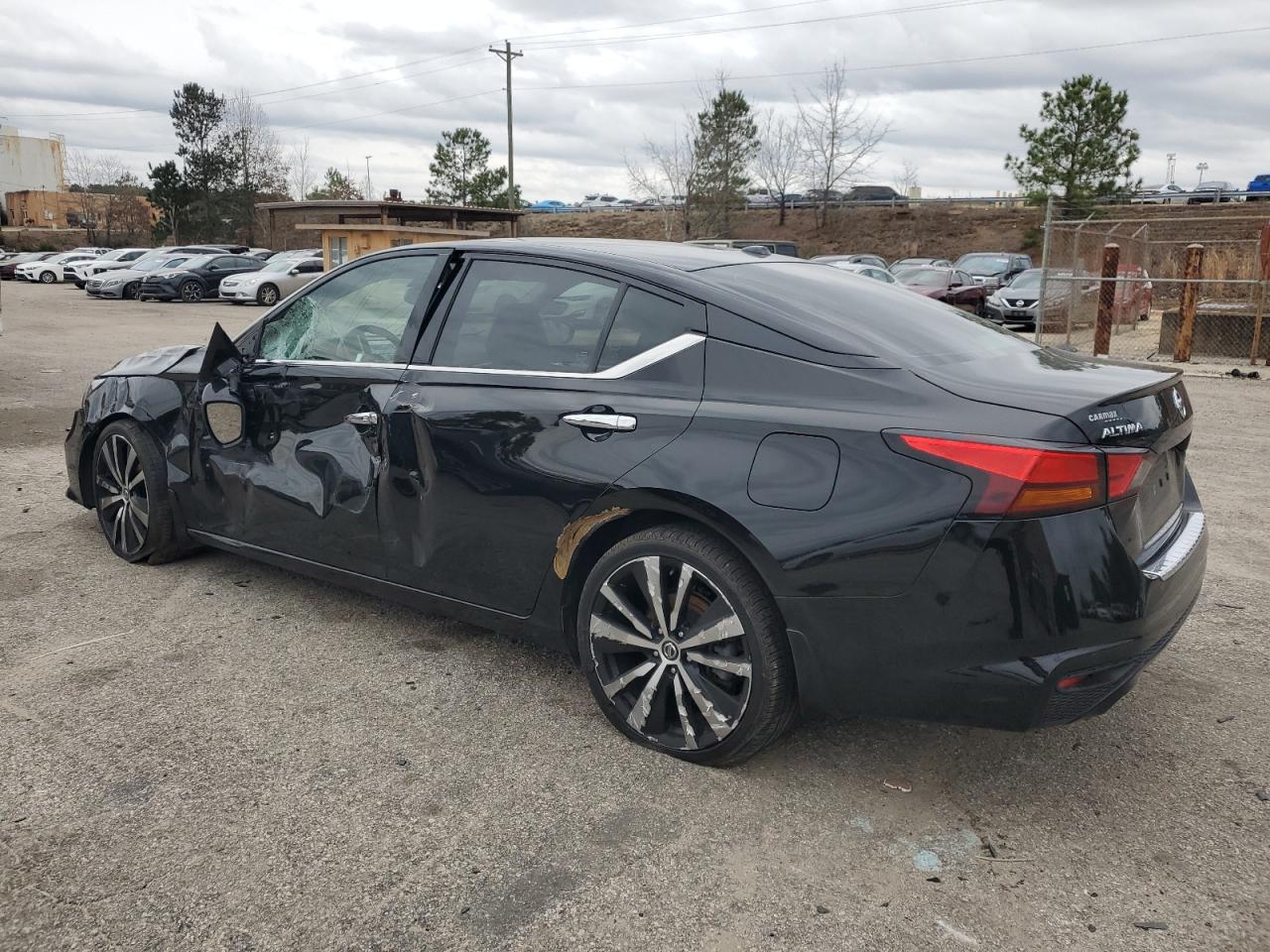 2020 Nissan Altima - Image 2