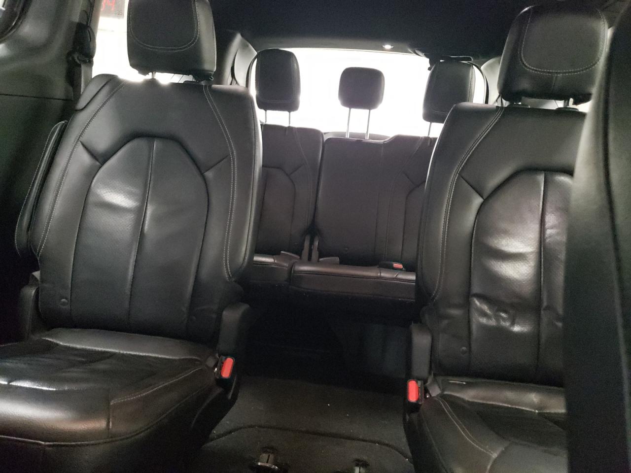 2019 Chrysler Pacifica - Image 10