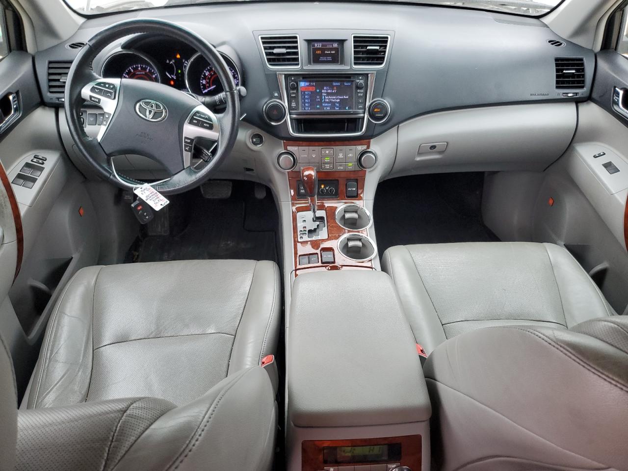 2013 Toyota Highlander - Image 8