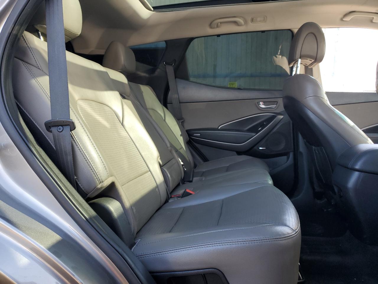 2014 Hyundai Santa Fe - Image 11