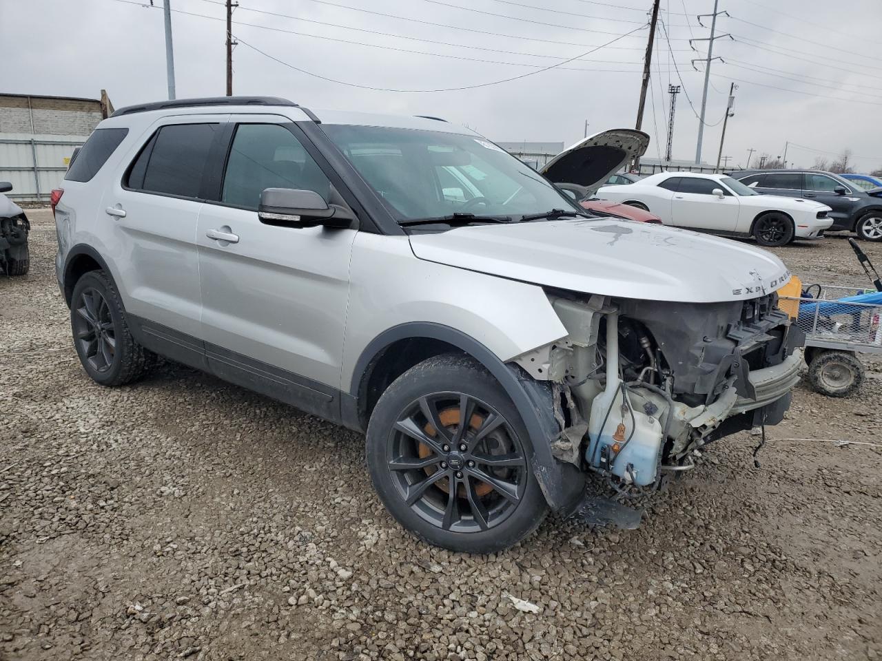 2017 Ford Explorer - Image 4