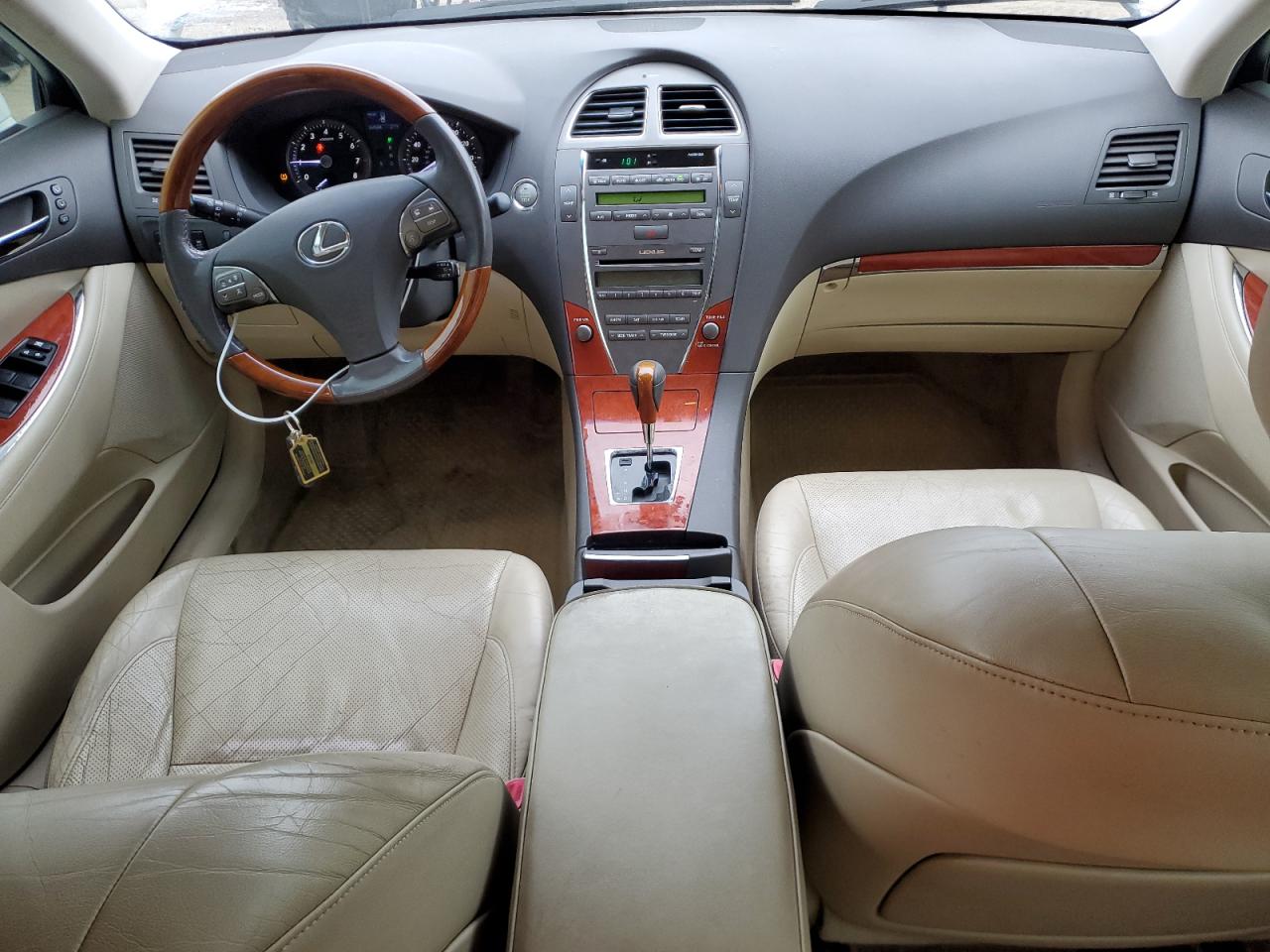 2010 Lexus ES - Image 8