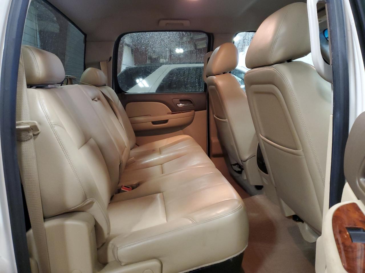 2013 Chevrolet Silverado - Image 10