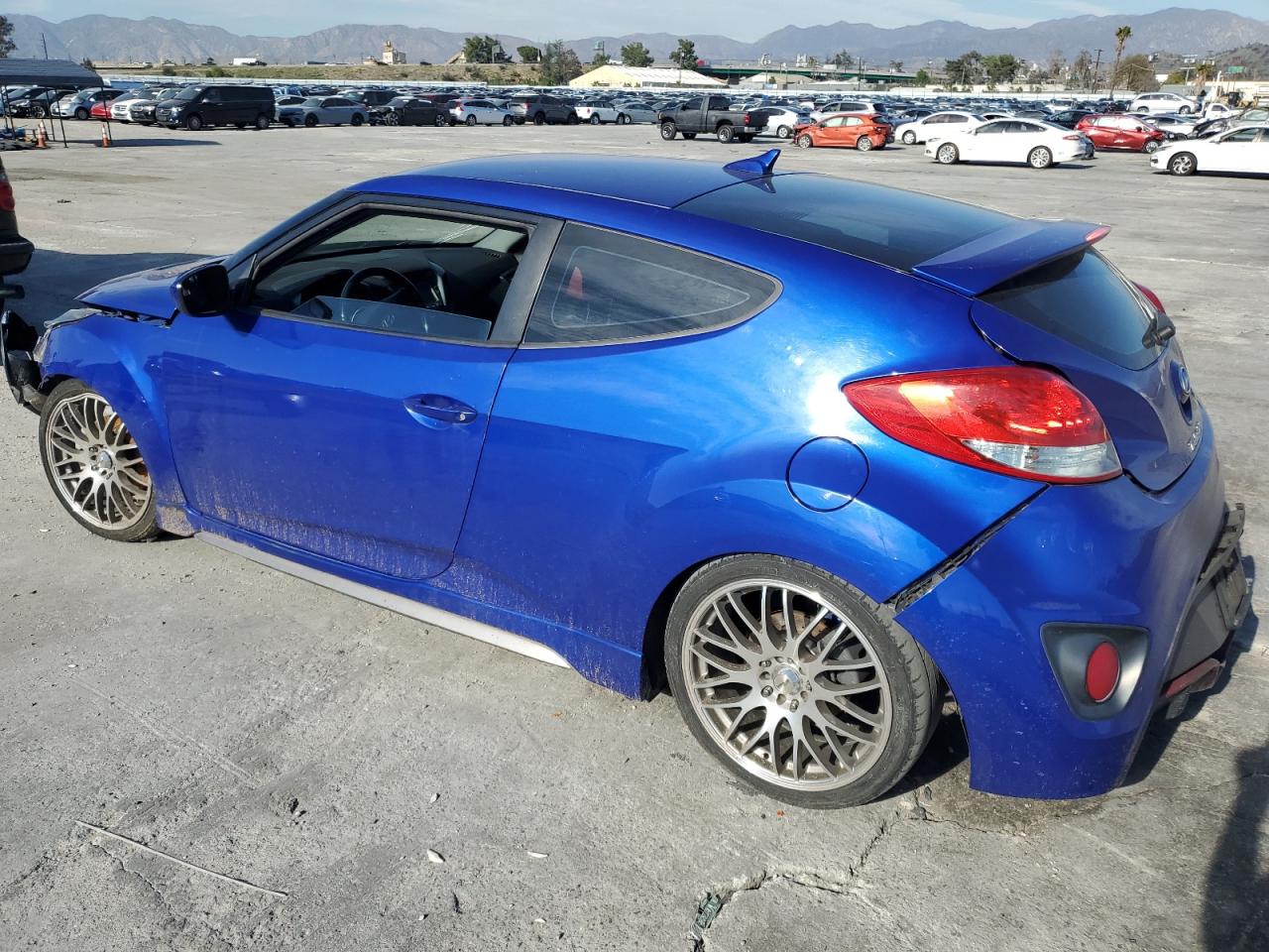2014 Hyundai Veloster - Image 2