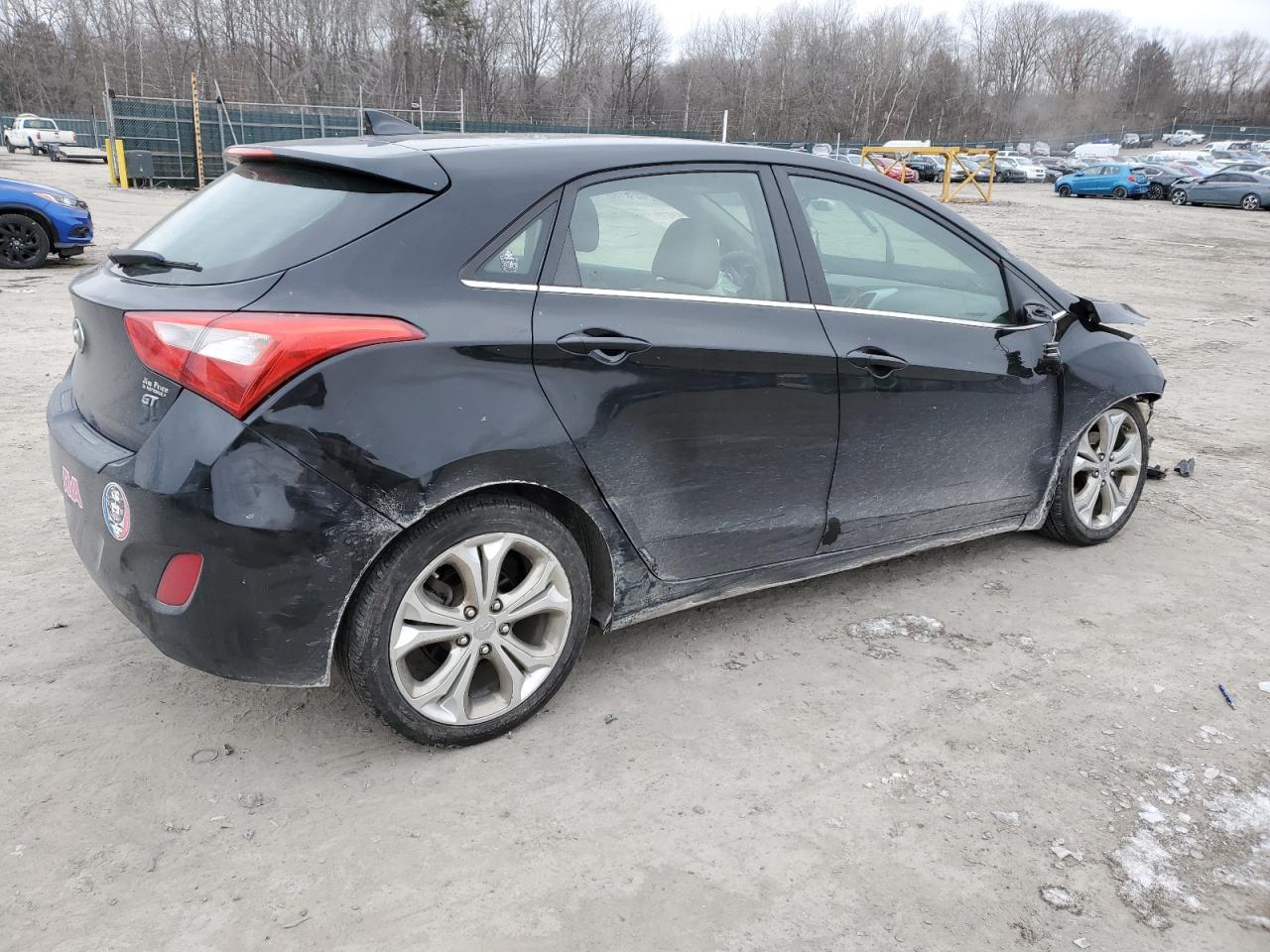 2013 Hyundai Elantra - Image 3