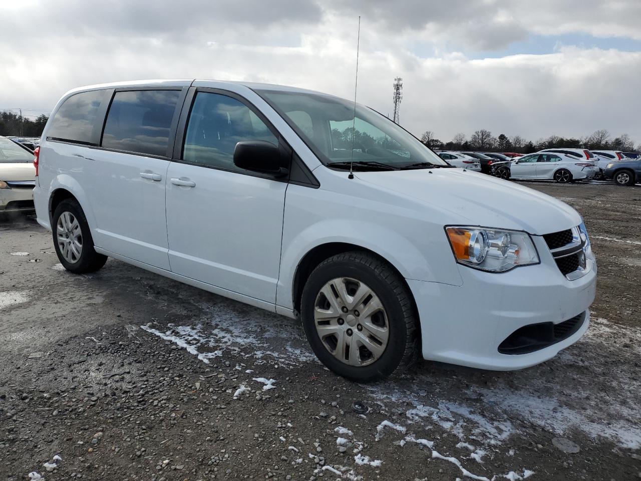 2018 Dodge Caravan - Image 4