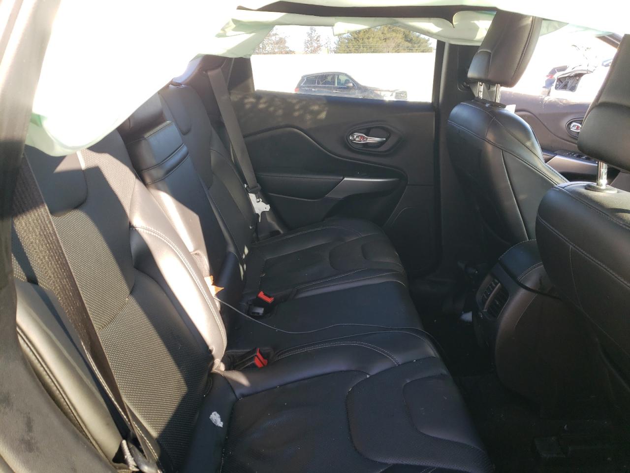 2019 Jeep Grand Cherokee - Image 12