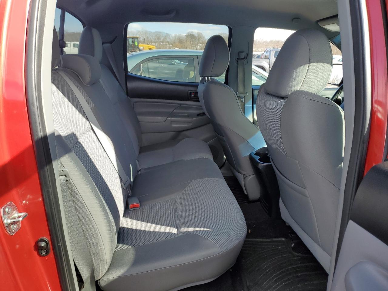 2014 Toyota Tacoma - Image 10