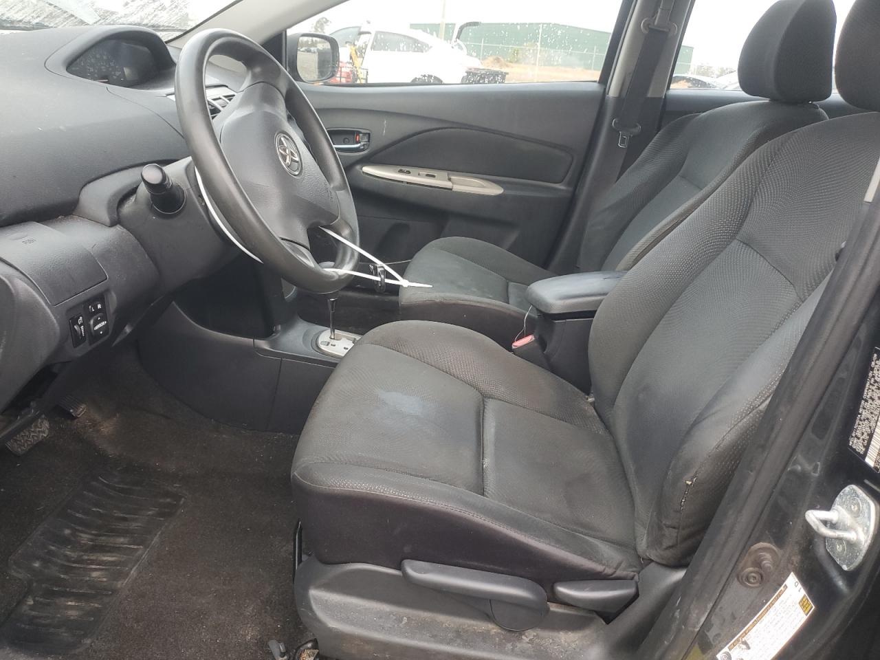 2010 Toyota Yaris - Image 7