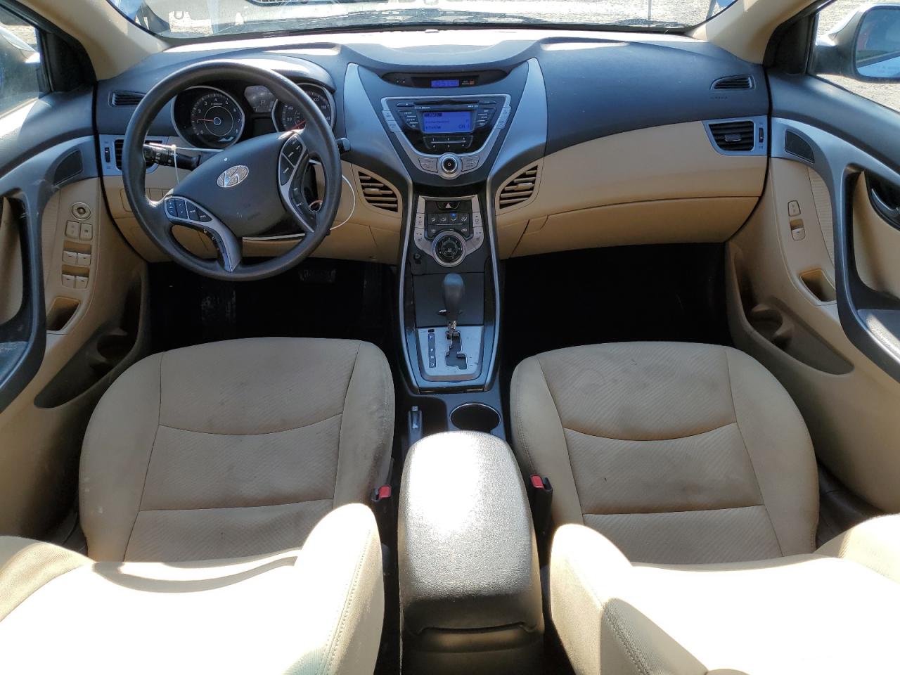 2013 Hyundai Elantra - Image 8