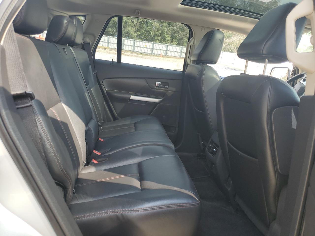 2011 Ford Edge - Image 10