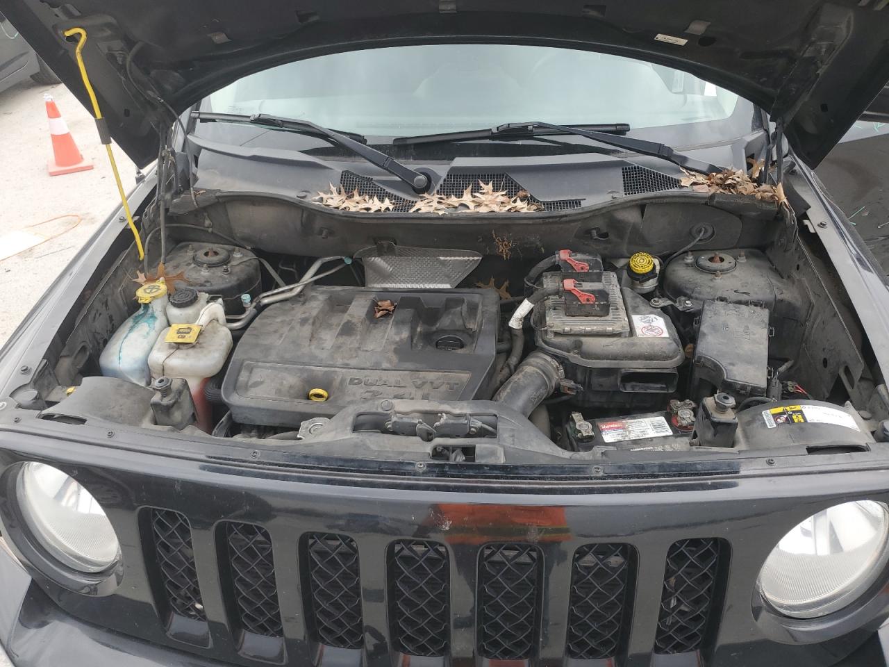 2015 Jeep Liberty (Patriot) - Image 12