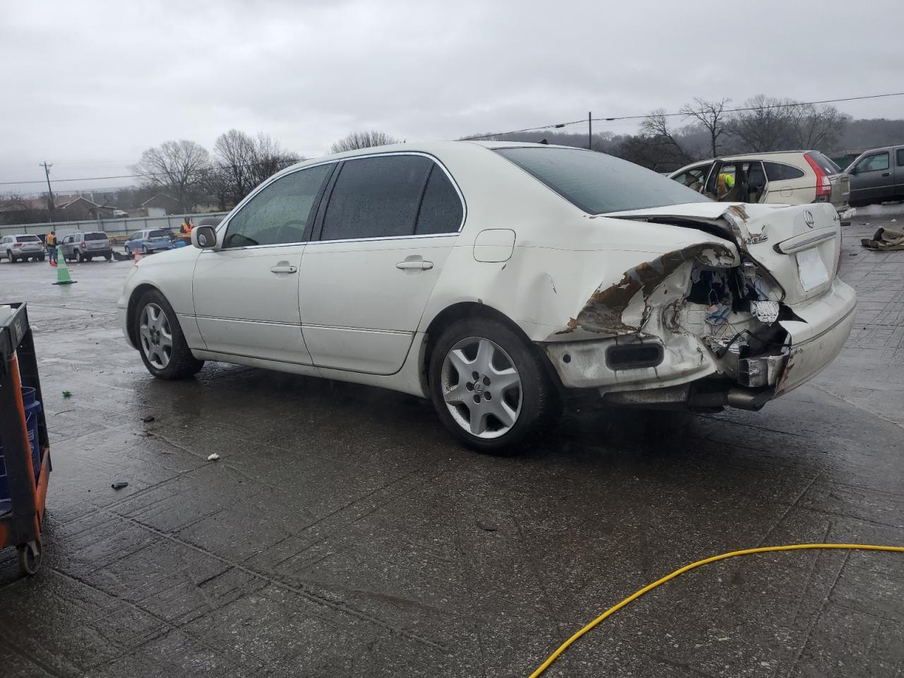 2004 Lexus LS - Image 2