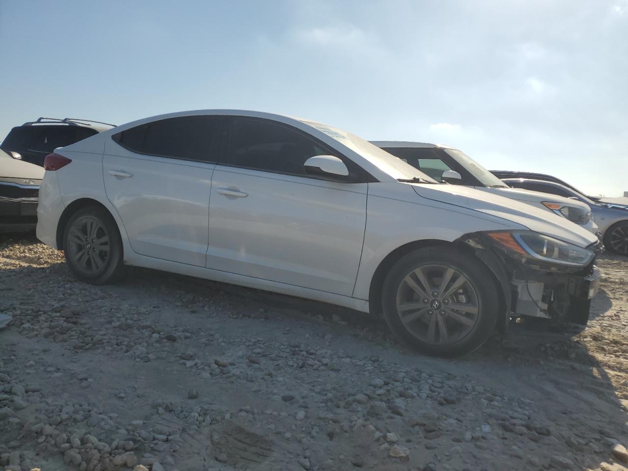 2017 Hyundai Elantra - Image 4