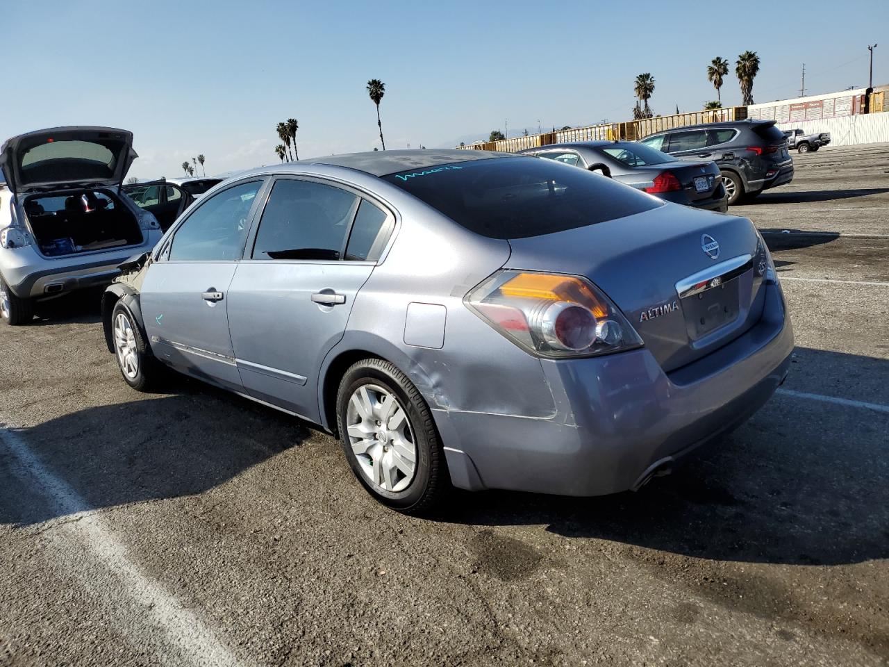 2010 Nissan Altima - Image 2