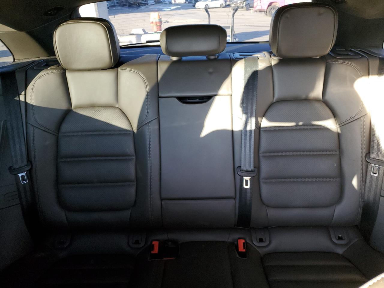 2016 Porsche Macan - Image 10
