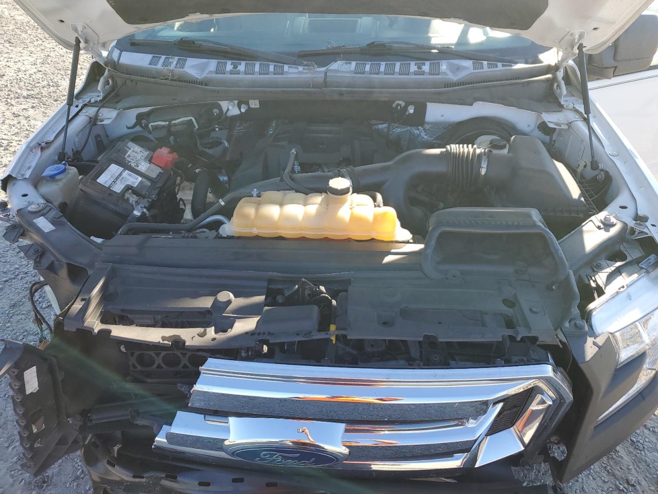 2015 Ford F-150 - Image 12
