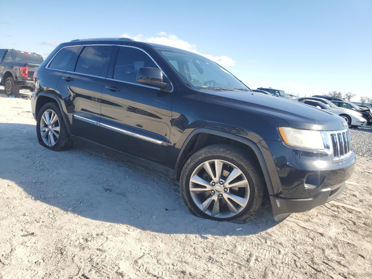 2012 Jeep Grand Cherokee - Image 4