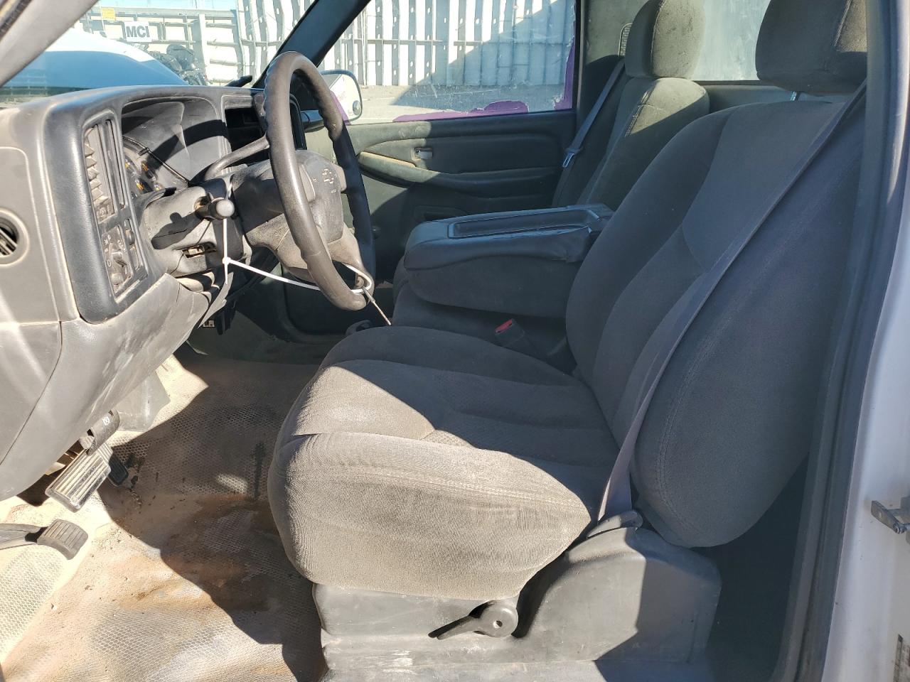 2005 Chevrolet Silverado - Image 7