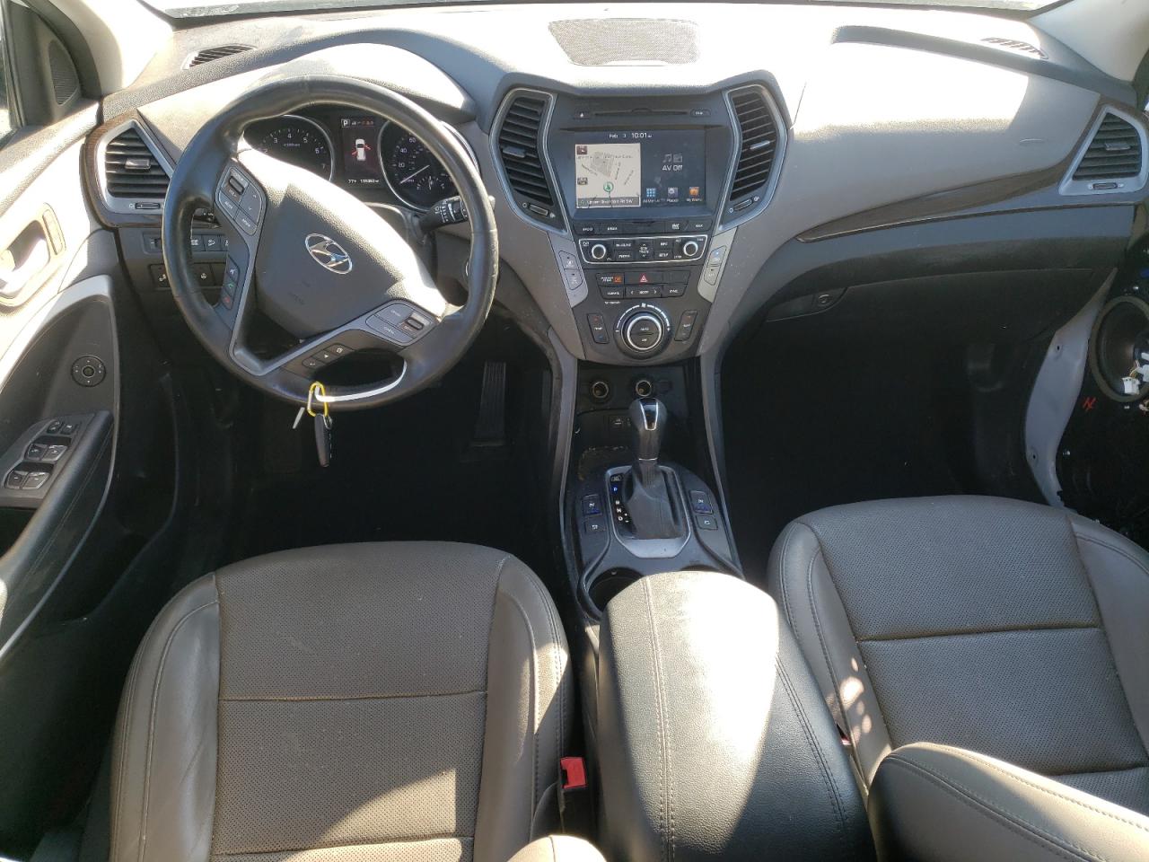 2017 Hyundai Santa Fe - Image 8