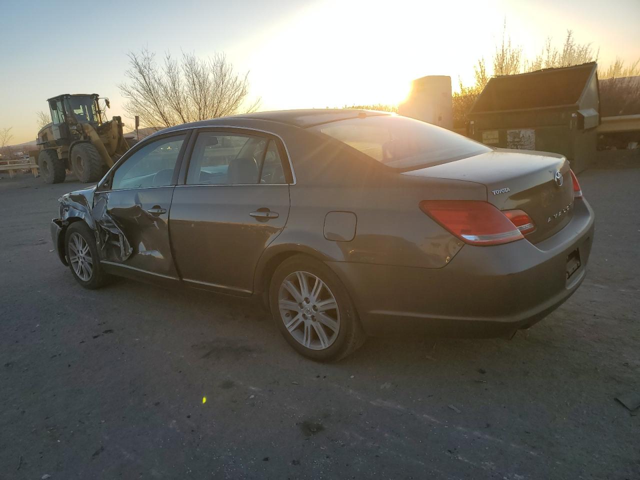2007 Toyota Avalon - Image 2
