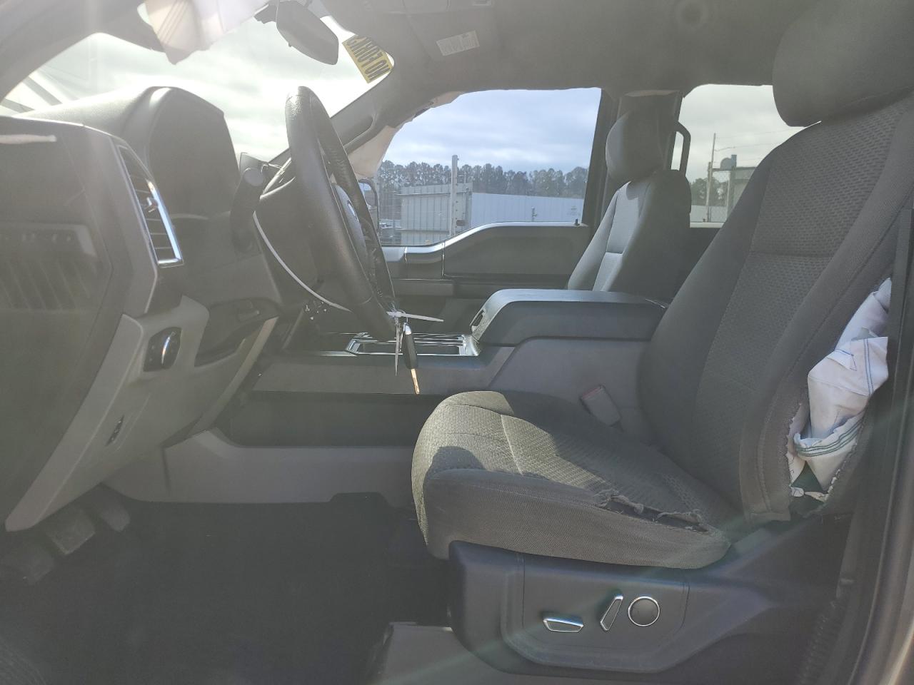 2015 Ford F-150 - Image 7