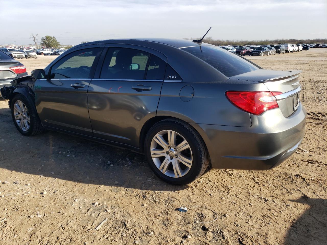 2013 Chrysler 200 - Image 2