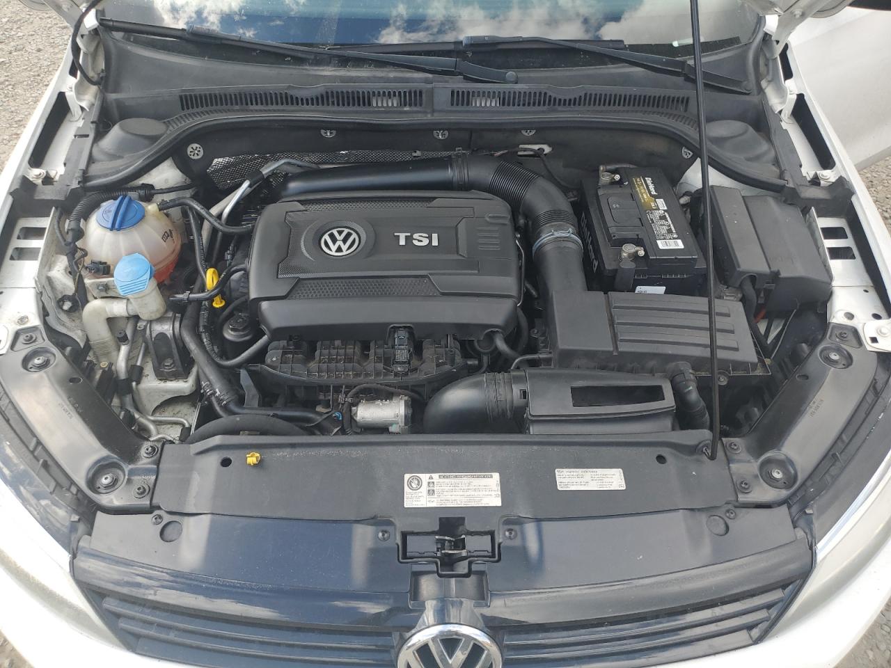 2014 Volkswagen Jetta - Image 11