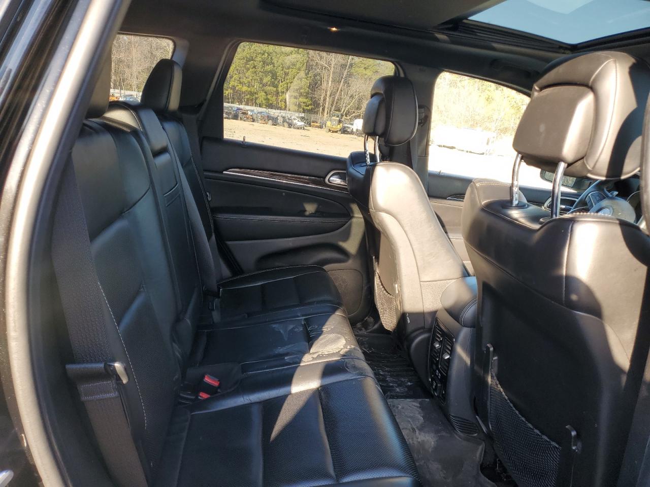 2017 Jeep Grand Cherokee - Image 11