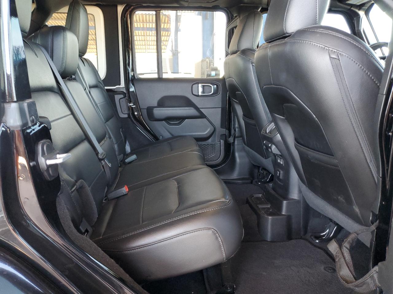 2021 Jeep Wrangler - Image 11