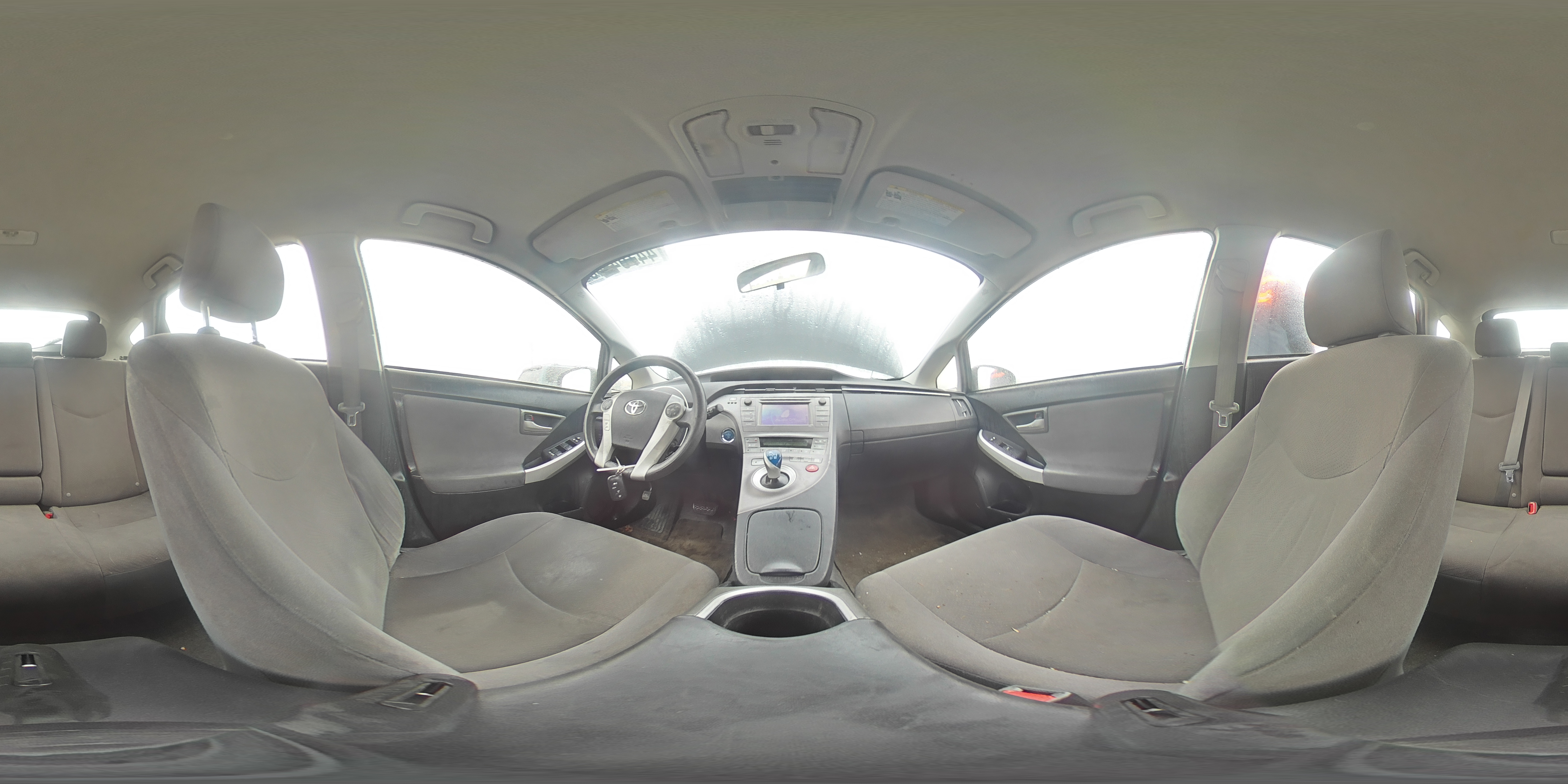 2014 Toyota Prius - Image 12