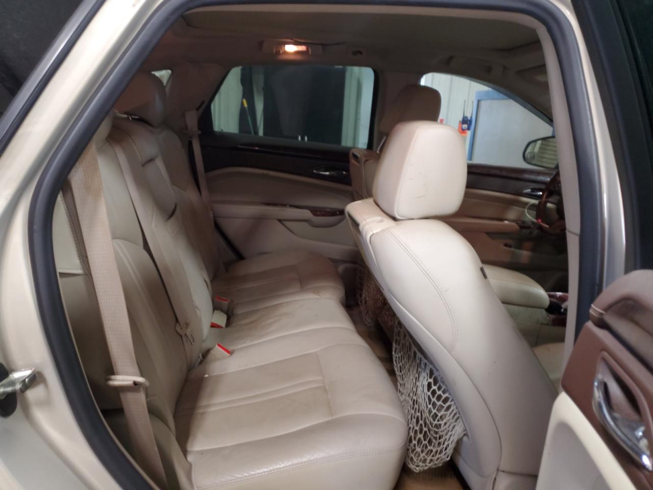 2010 Cadillac SRX - Image 11