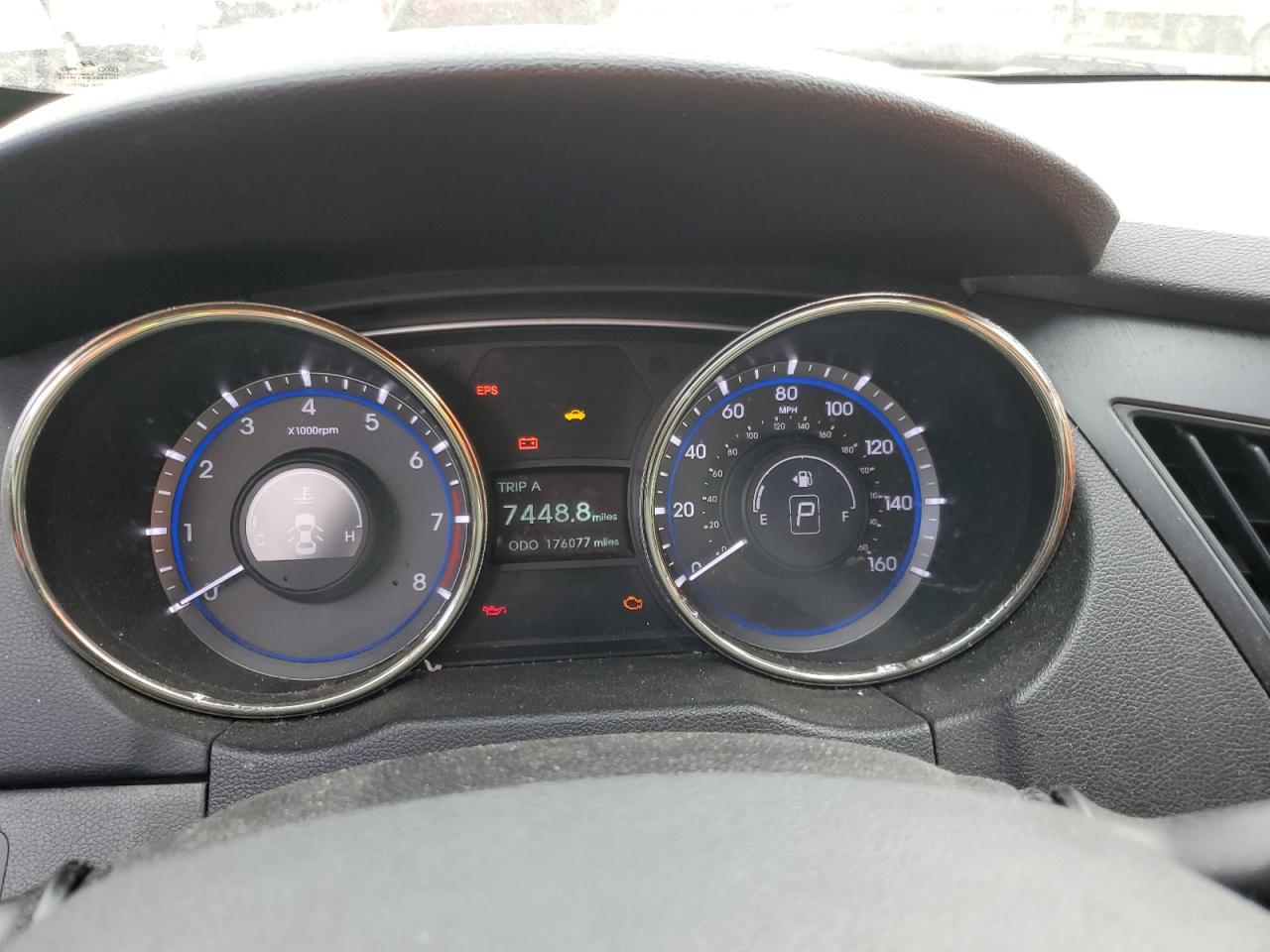 2012 Hyundai Sonata - Image 9