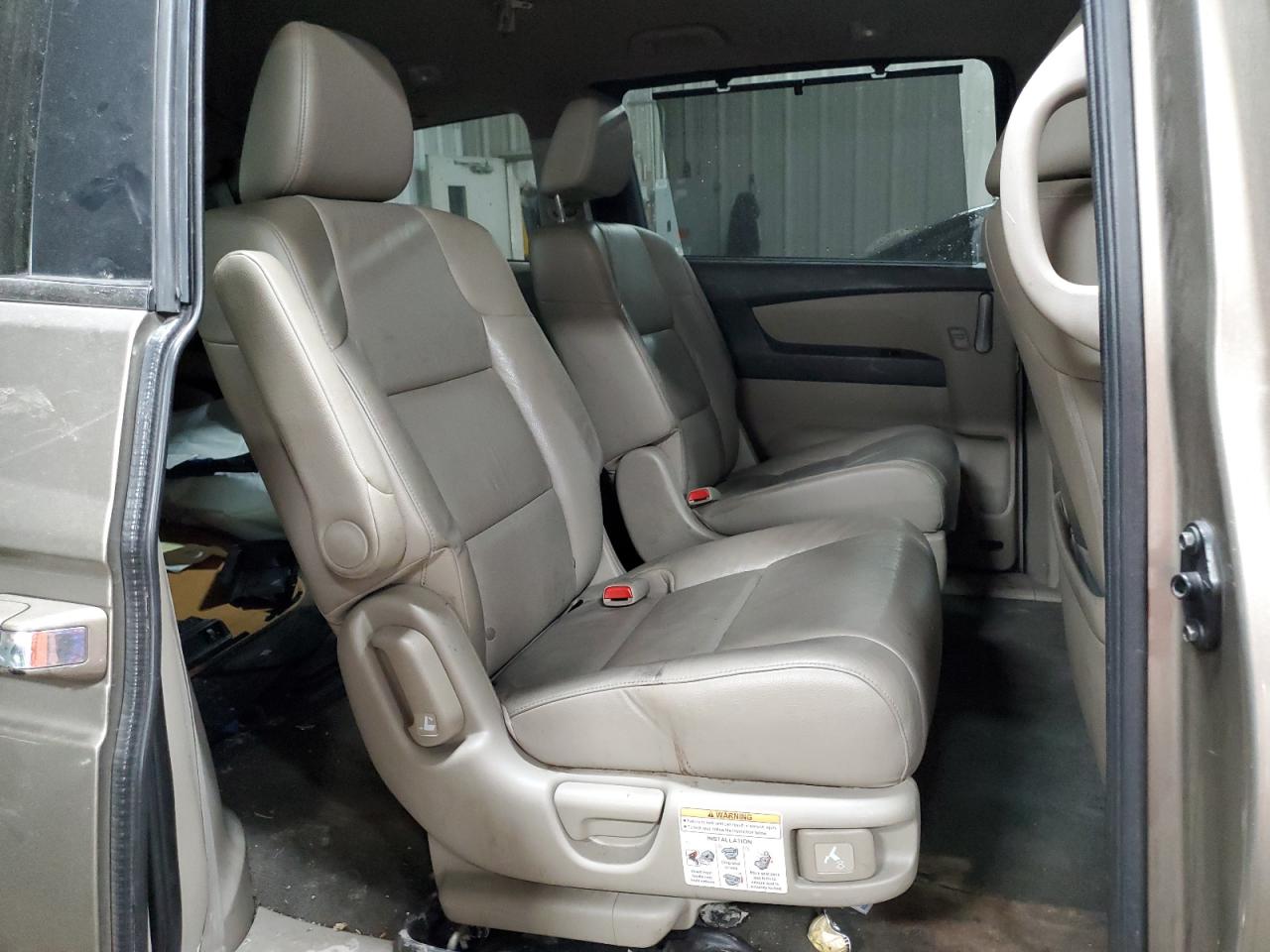 2011 Honda Odyssey - Image 11