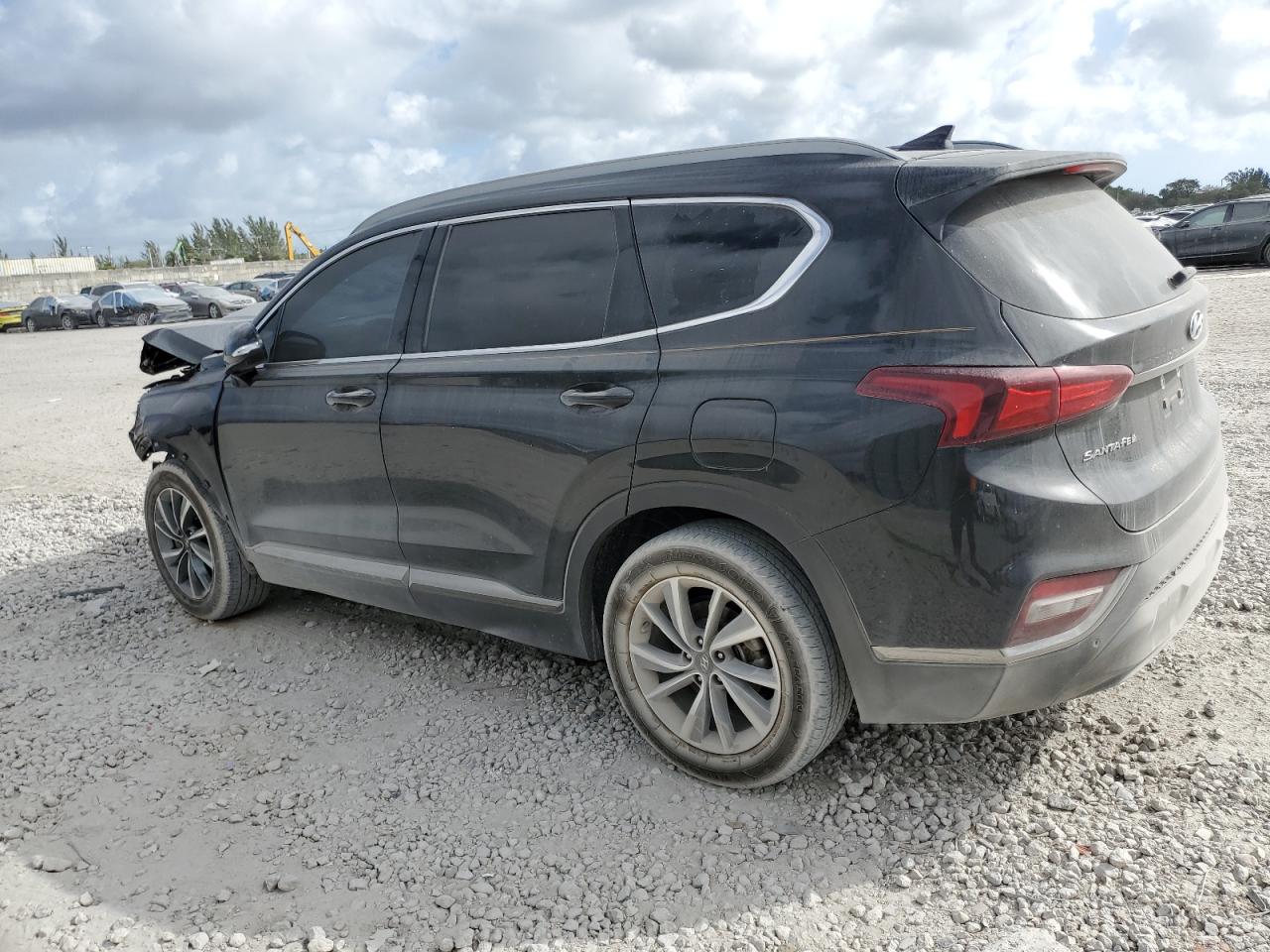 2019 Hyundai Santa Fe - Image 2