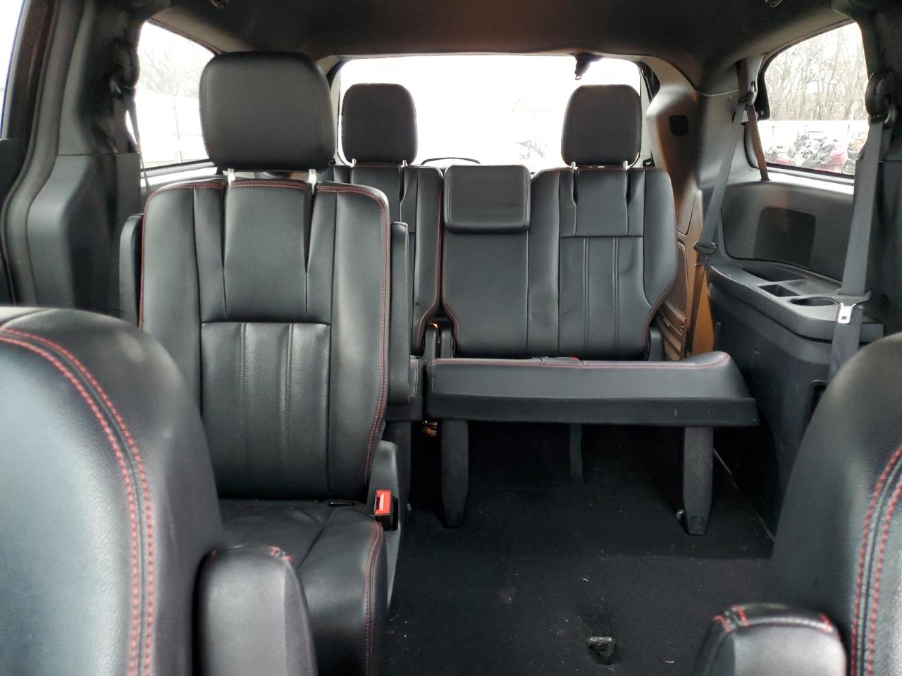 2016 Dodge Caravan - Image 10