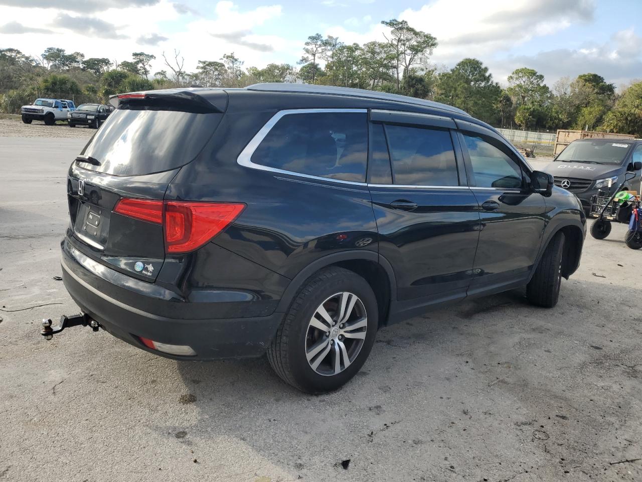 2016 Honda Pilot - Image 3