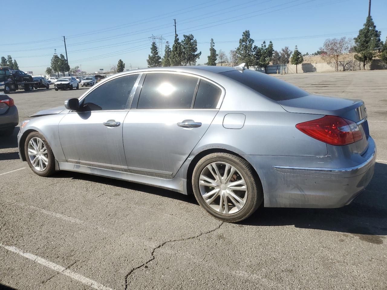 2014 Hyundai Genesis - Image 2