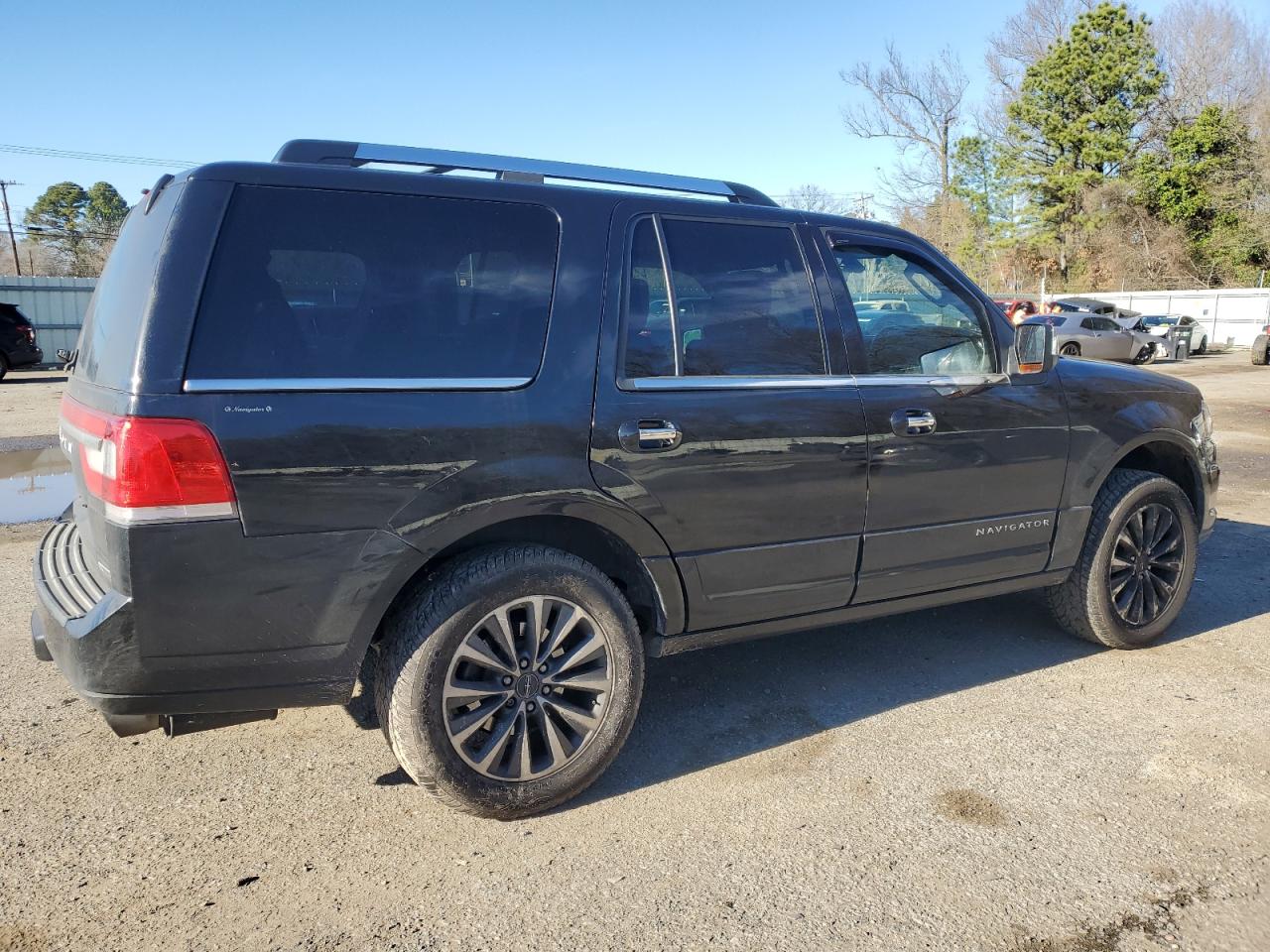 2015 Lincoln Navigator - Image 3