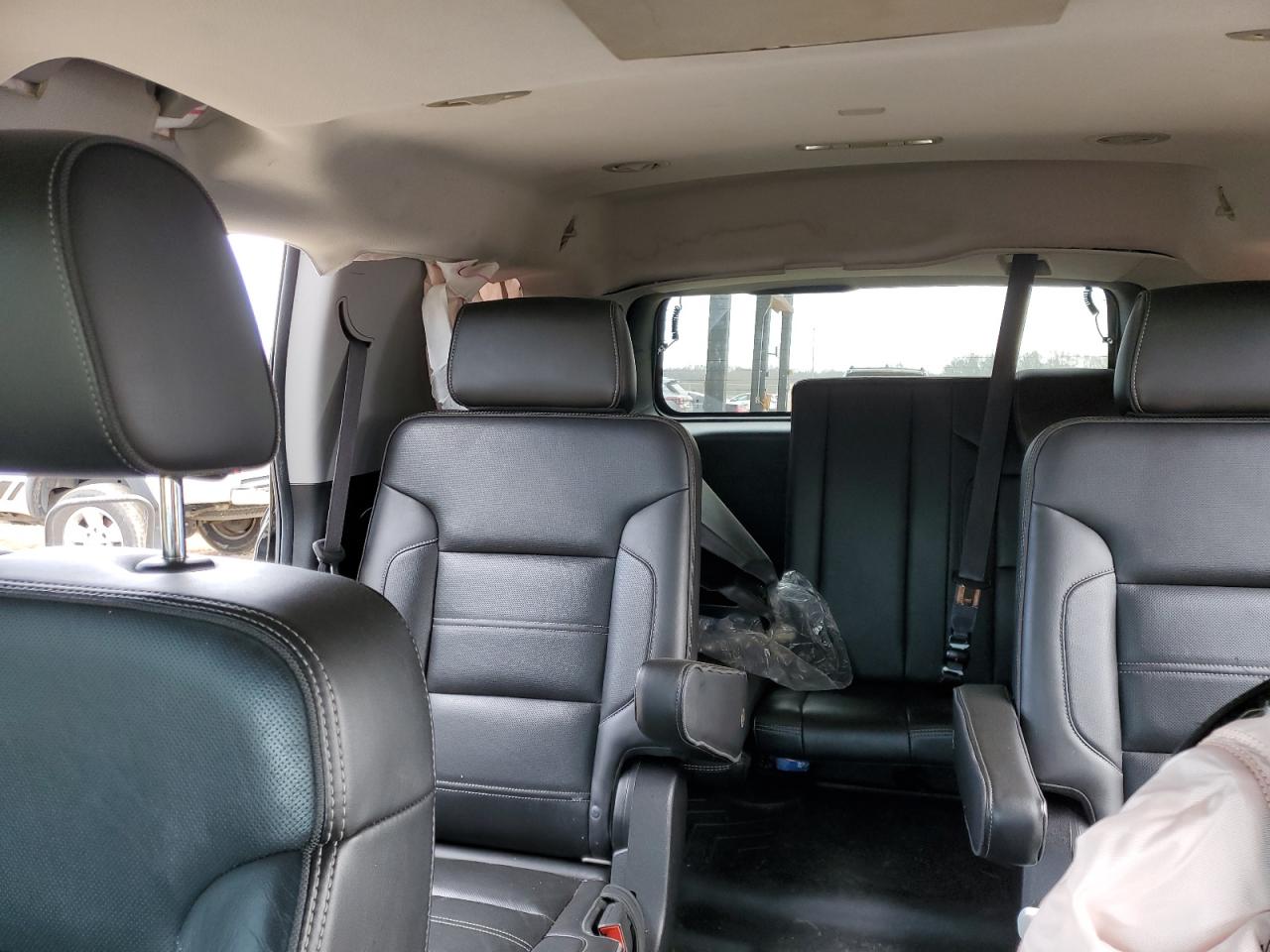 2015 GMC Yukon - Image 10