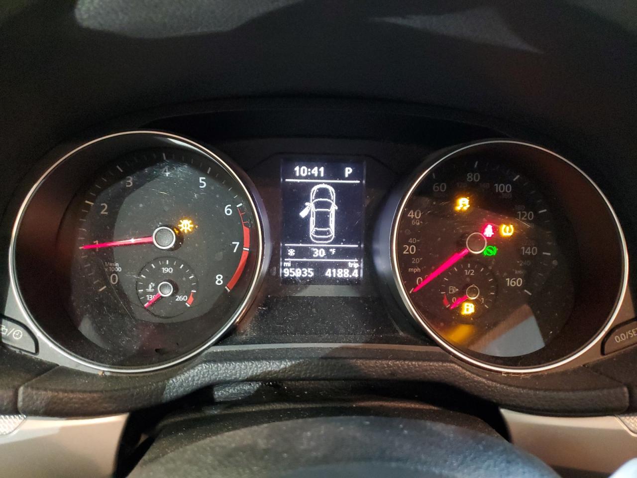 2017 Volkswagen Passat - Image 9