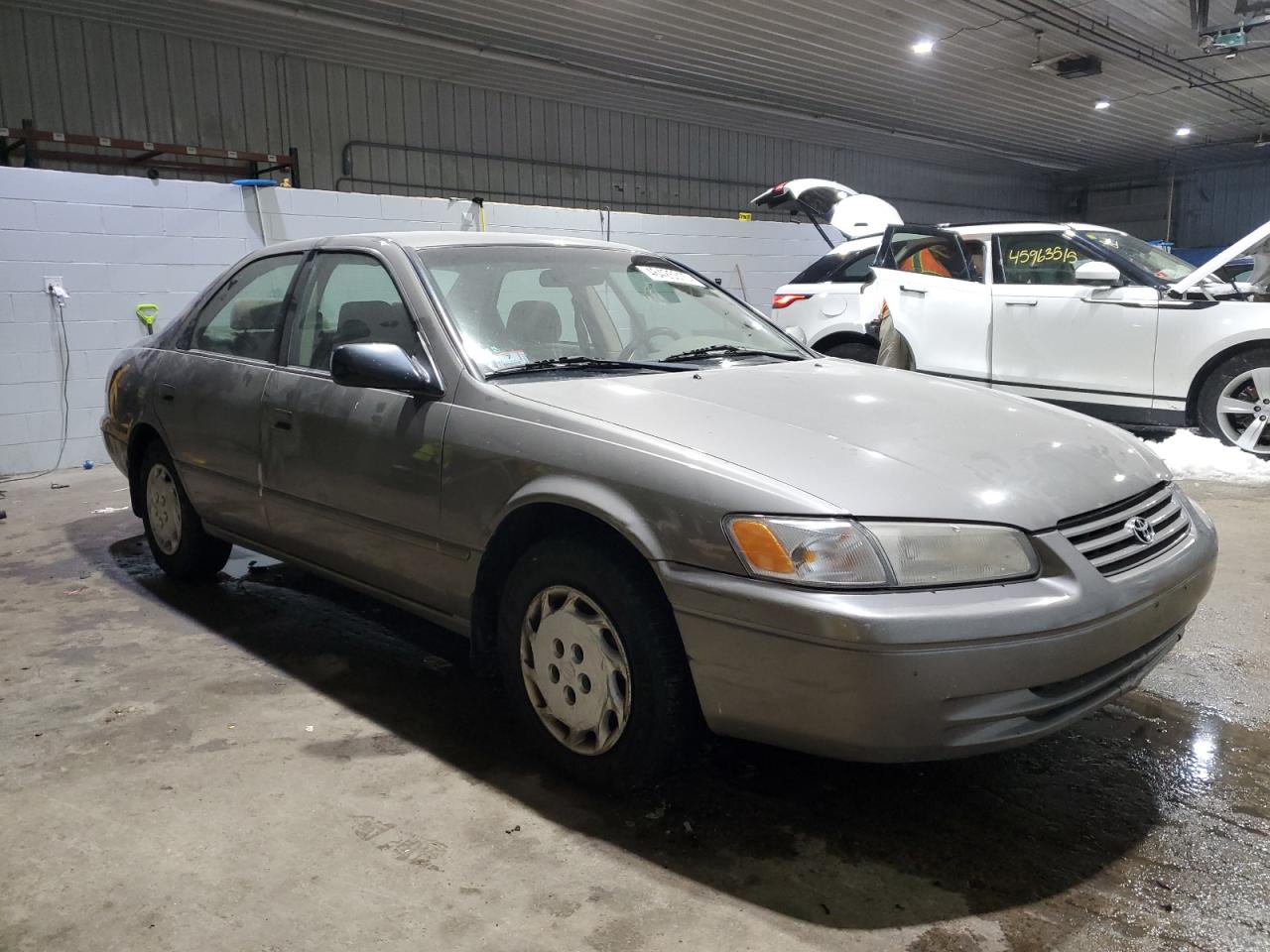 1999 Toyota Camry - Image 4
