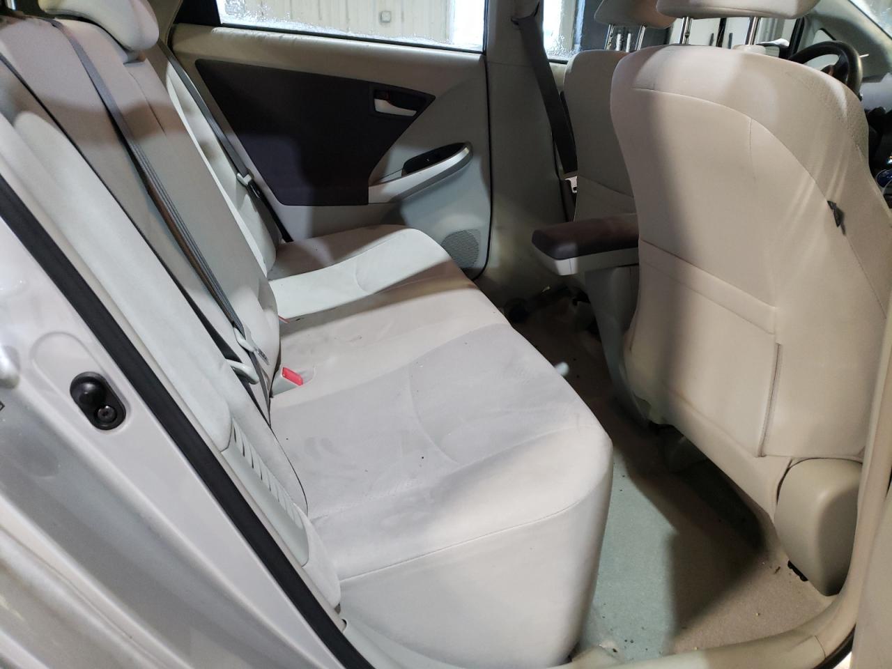 2010 Toyota Prius - Image 10