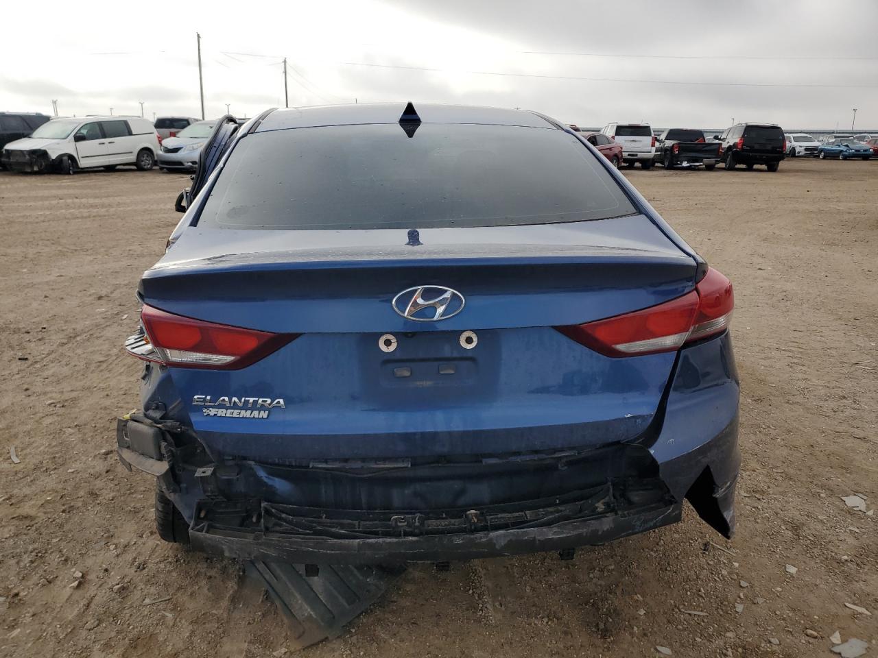 2018 Hyundai Elantra - Image 6
