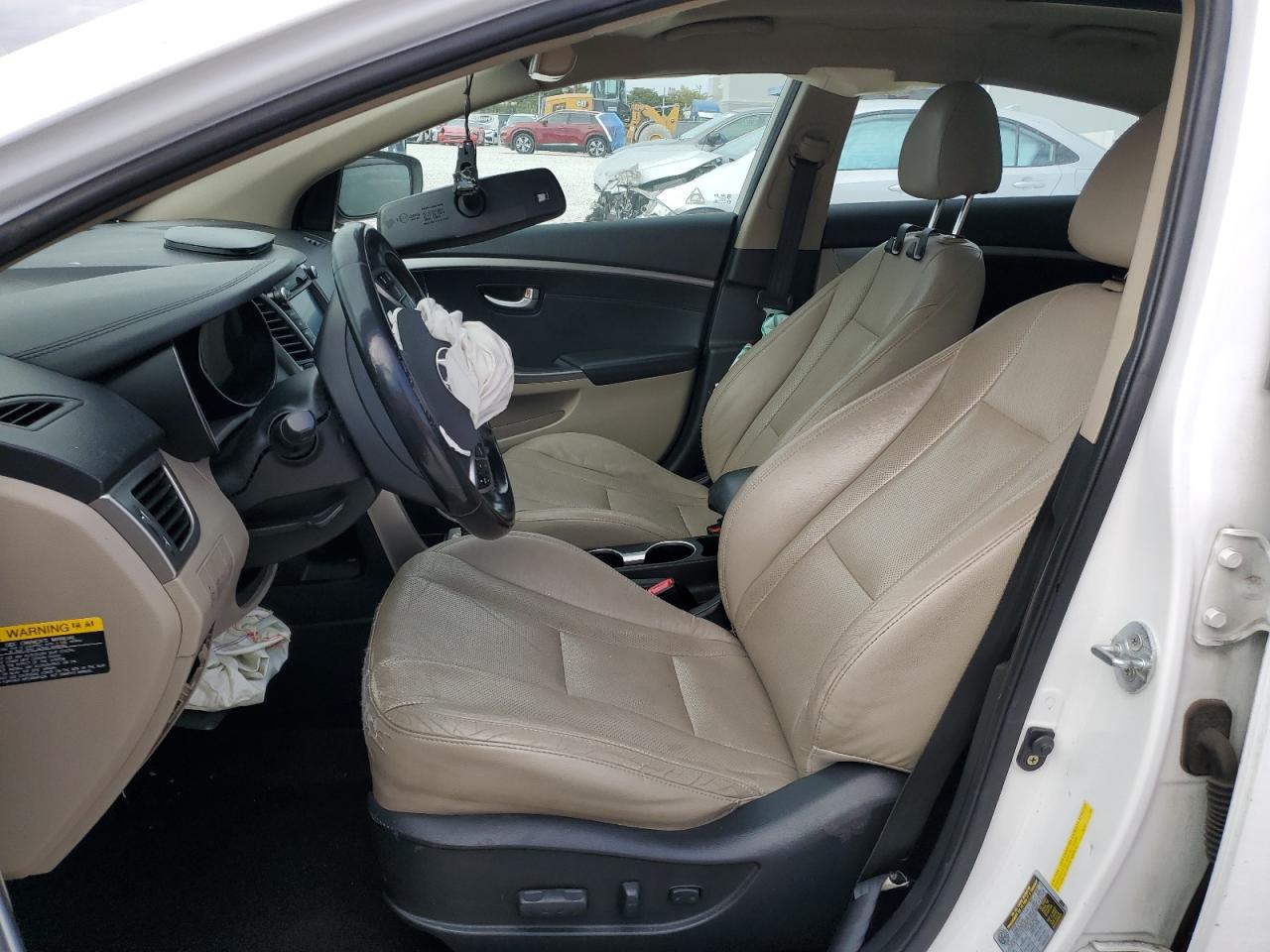 2013 Hyundai Elantra - Image 7