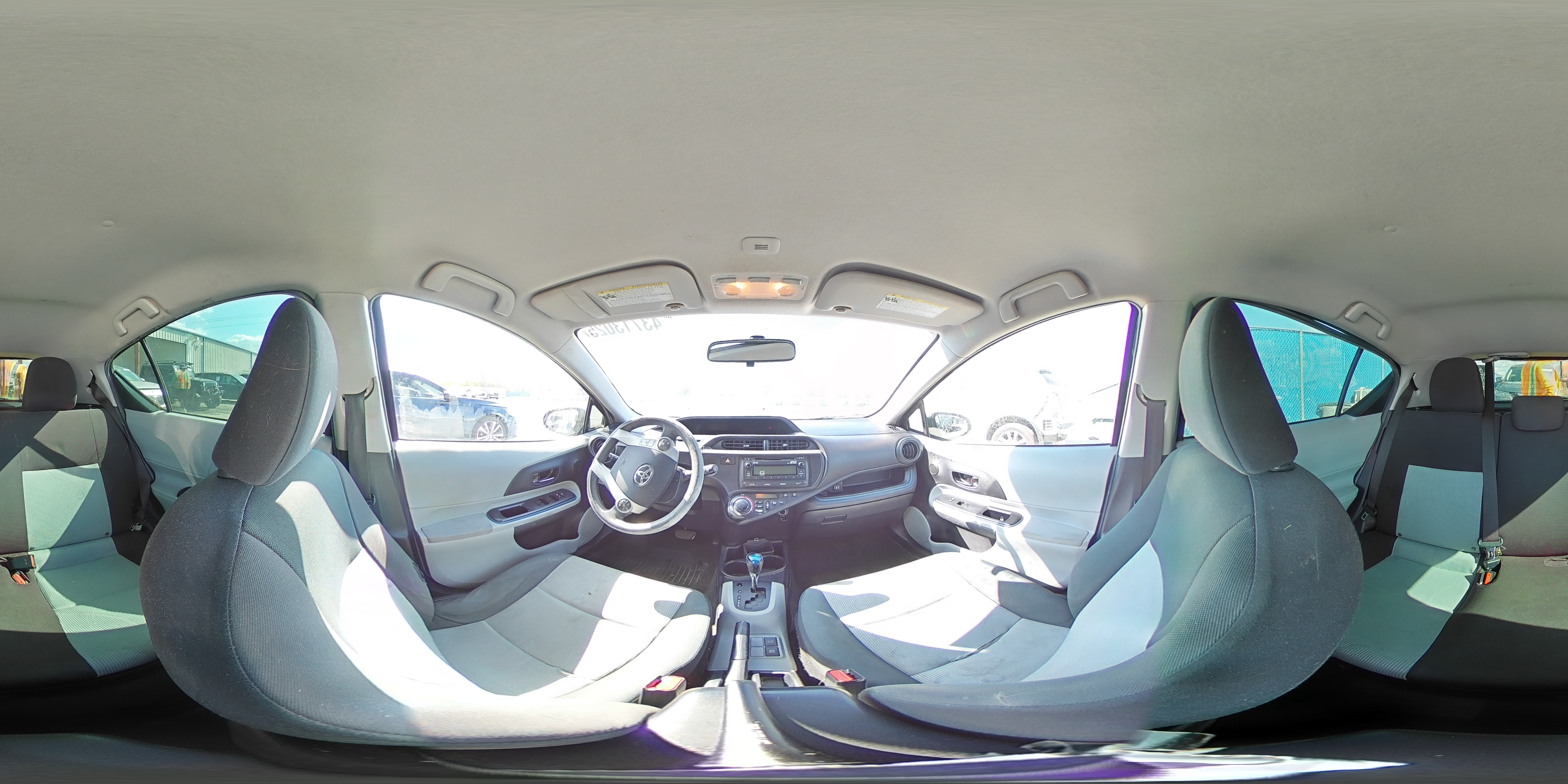 2013 Toyota Prius - Image 15