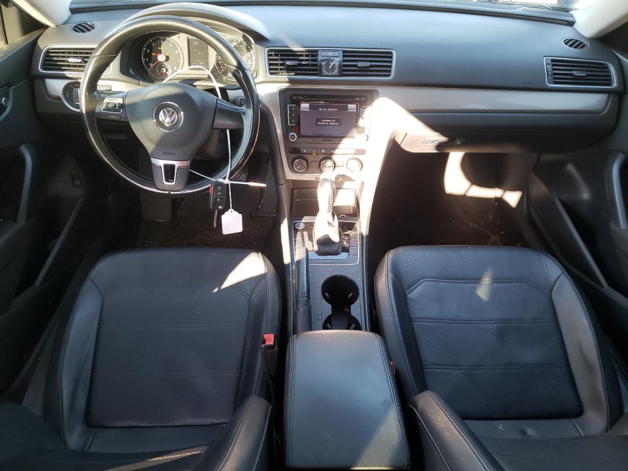 2015 Volkswagen Passat - Image 8