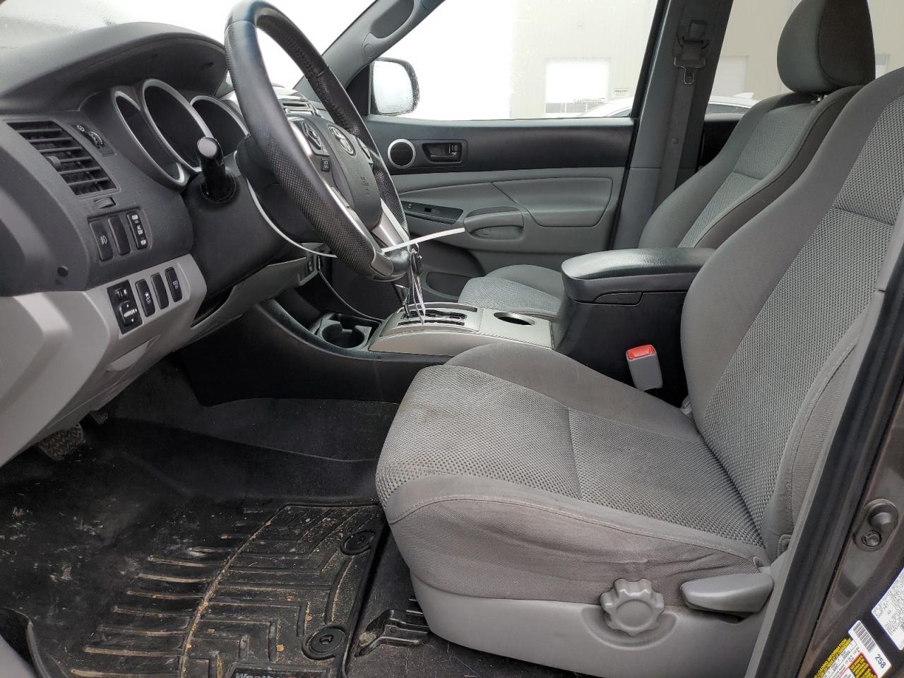 2015 Toyota Tacoma - Image 7
