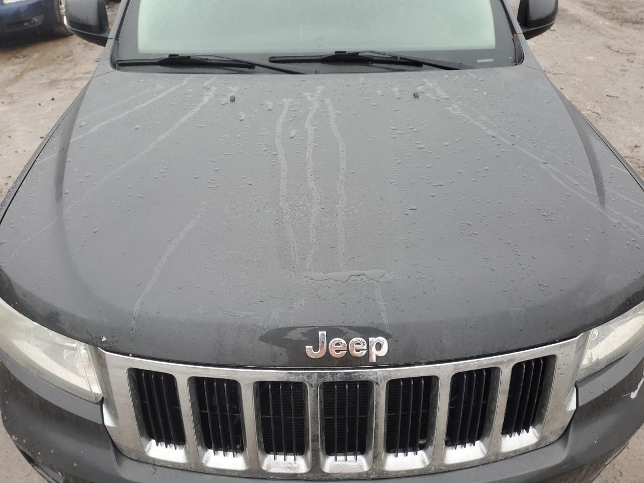 2011 Jeep Grand Cherokee - Image 12