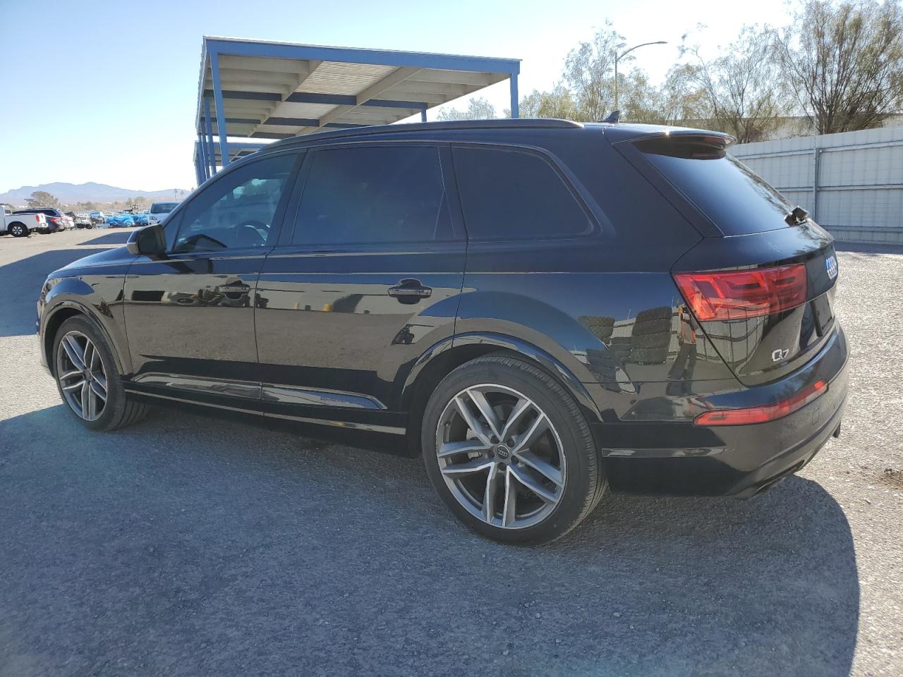 2017 Audi Q7 - Image 2